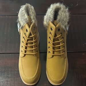 Women’s Tan Faux-Fur Collar Lace-Up Winter Boots